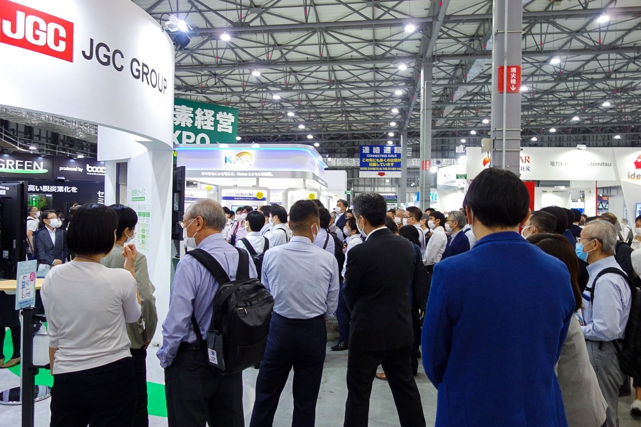 盛況だった「脱炭素経営セミナー」などスマートエネルギーWeekの展示会、9月29日に東京ビッグサイトの青海展示棟にて（筆者撮影）