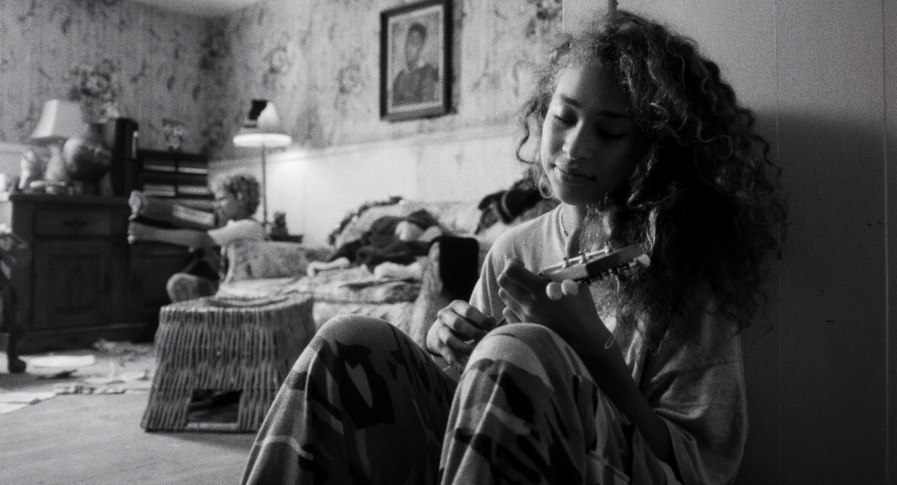 『スウィート・シング』の主人公、ビリー(ラナ・ロックウェル、手前)とニコ(ニコ・ロックウェル) ©️2019 BLACK HORSE PRODUCTIONS. ALL RIGHTS RESERVED