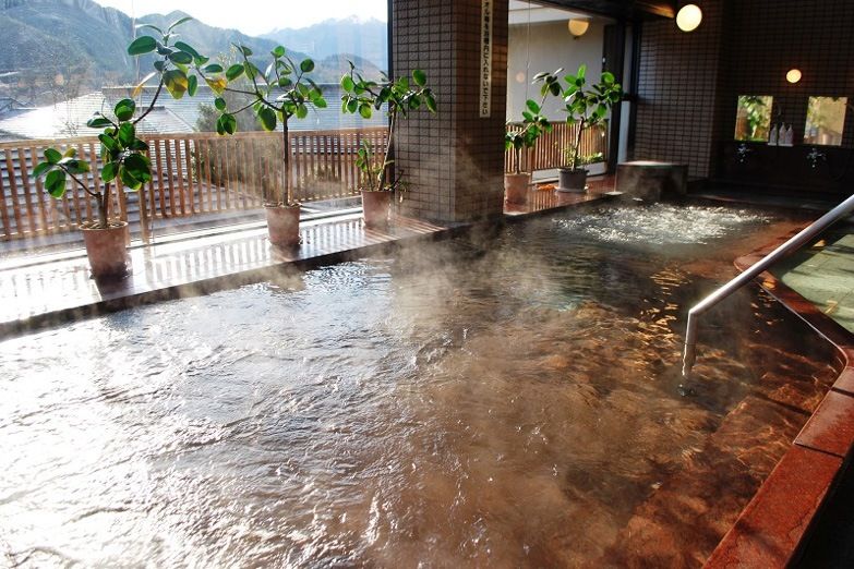 「道の駅 両神温泉薬師の湯」の温泉施設(写真提供:小鹿野町観光協会)