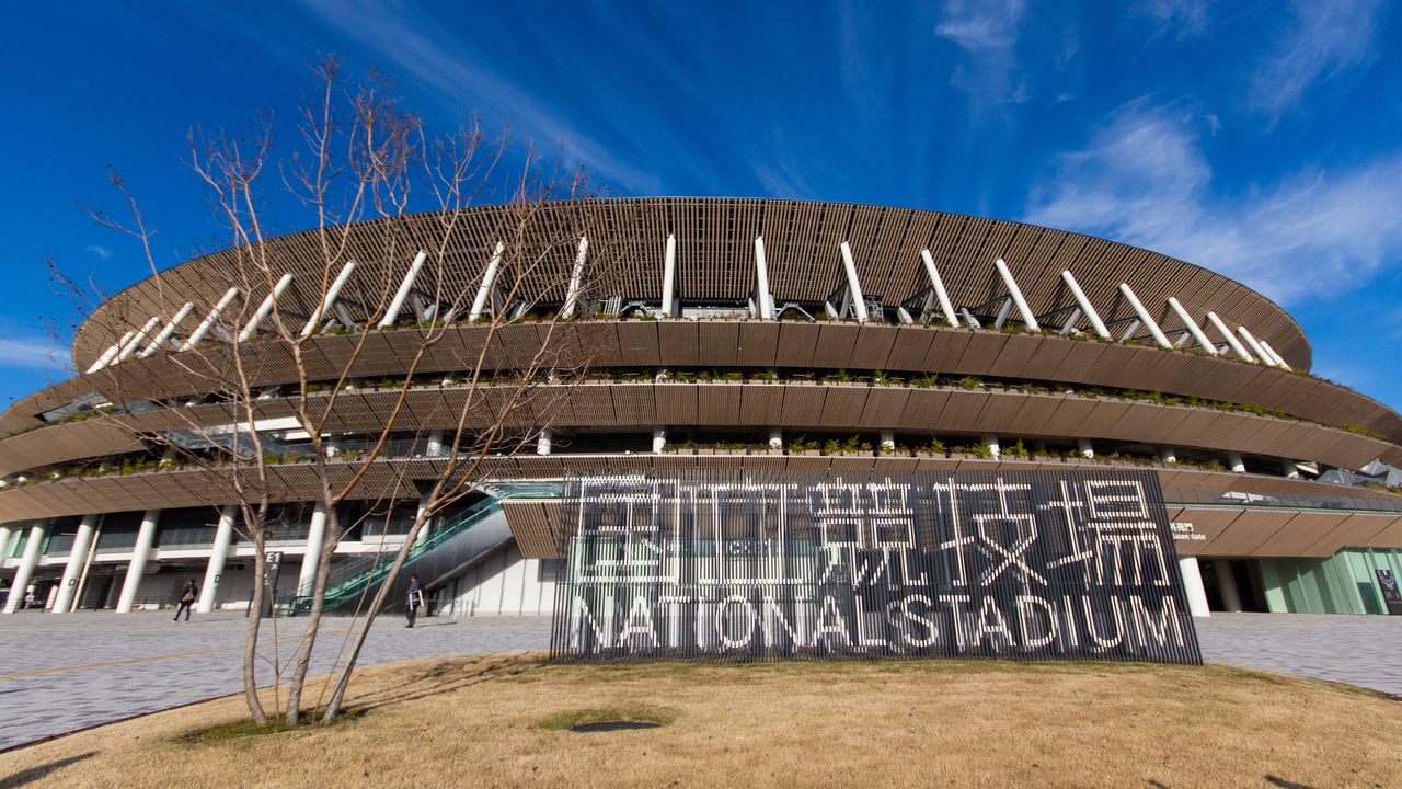 木のぬくもり に包まれた 国立競技場 お披露目 東京五輪 パラリンピックのメイン会場 Nippon Com