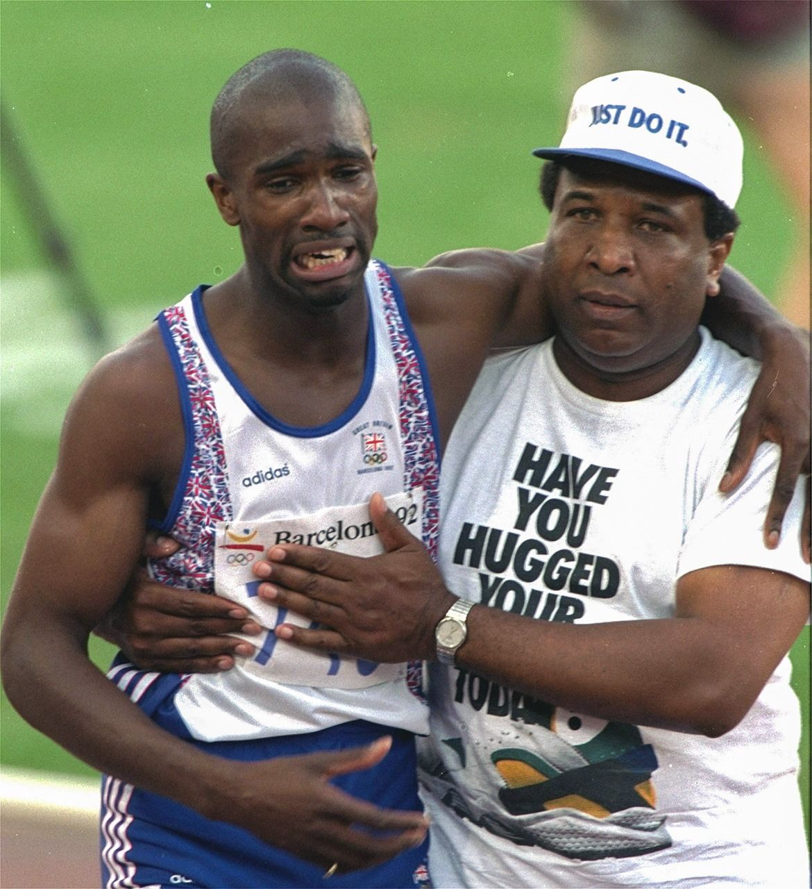 父親とゴールするレドモンド(アフロ)