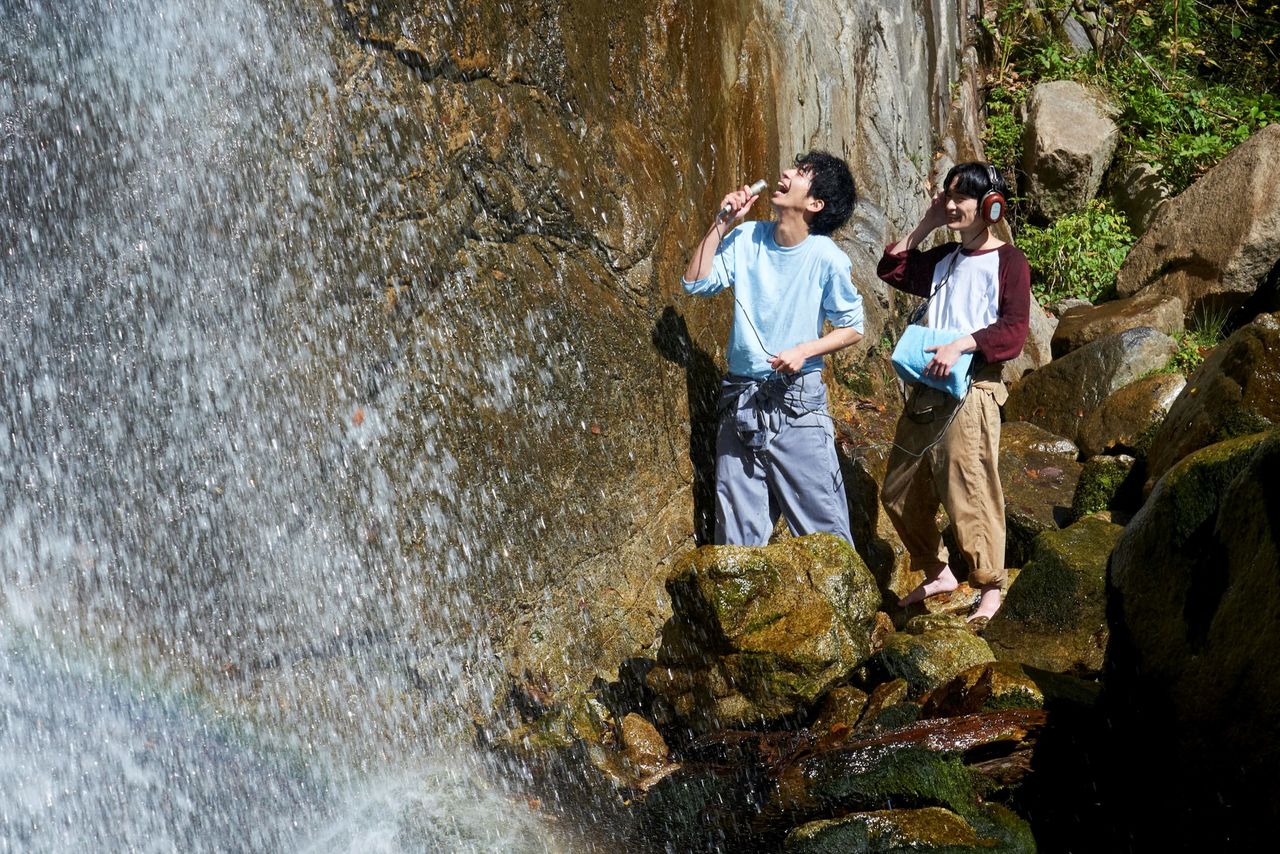 槙は「イグアスの滝」から美鳥にメッセージを送る ©2021 PFFパートナーズ(ぴあ、ホリプロ、日活)/一般社団法人PFF