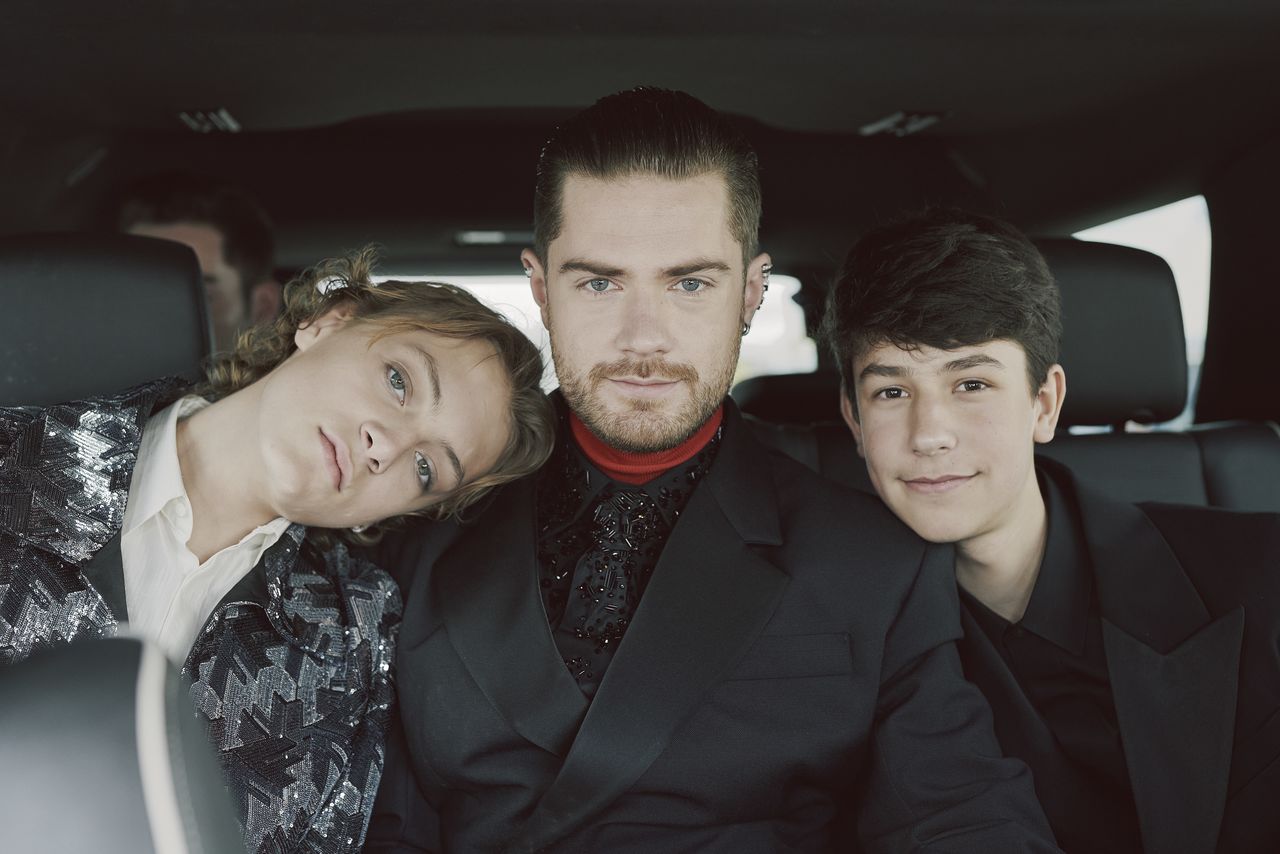 左からエデン・ダンブリン、ルーカス・ドン監督、グスタフ・ドゥ・ワエル ©Thomas Nolf