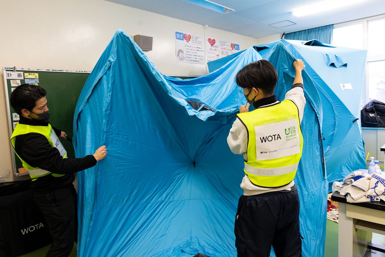 テント方式なので設置作業もスムーズ
