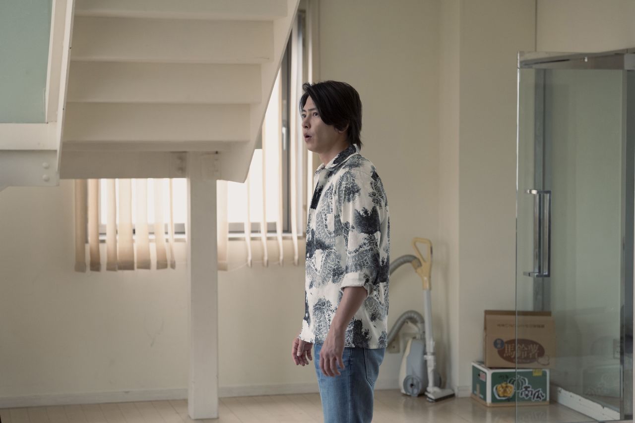 ホストのアキラ(山下智久)もシーズン1から再登場 Photo: James Lisle/WOWOW