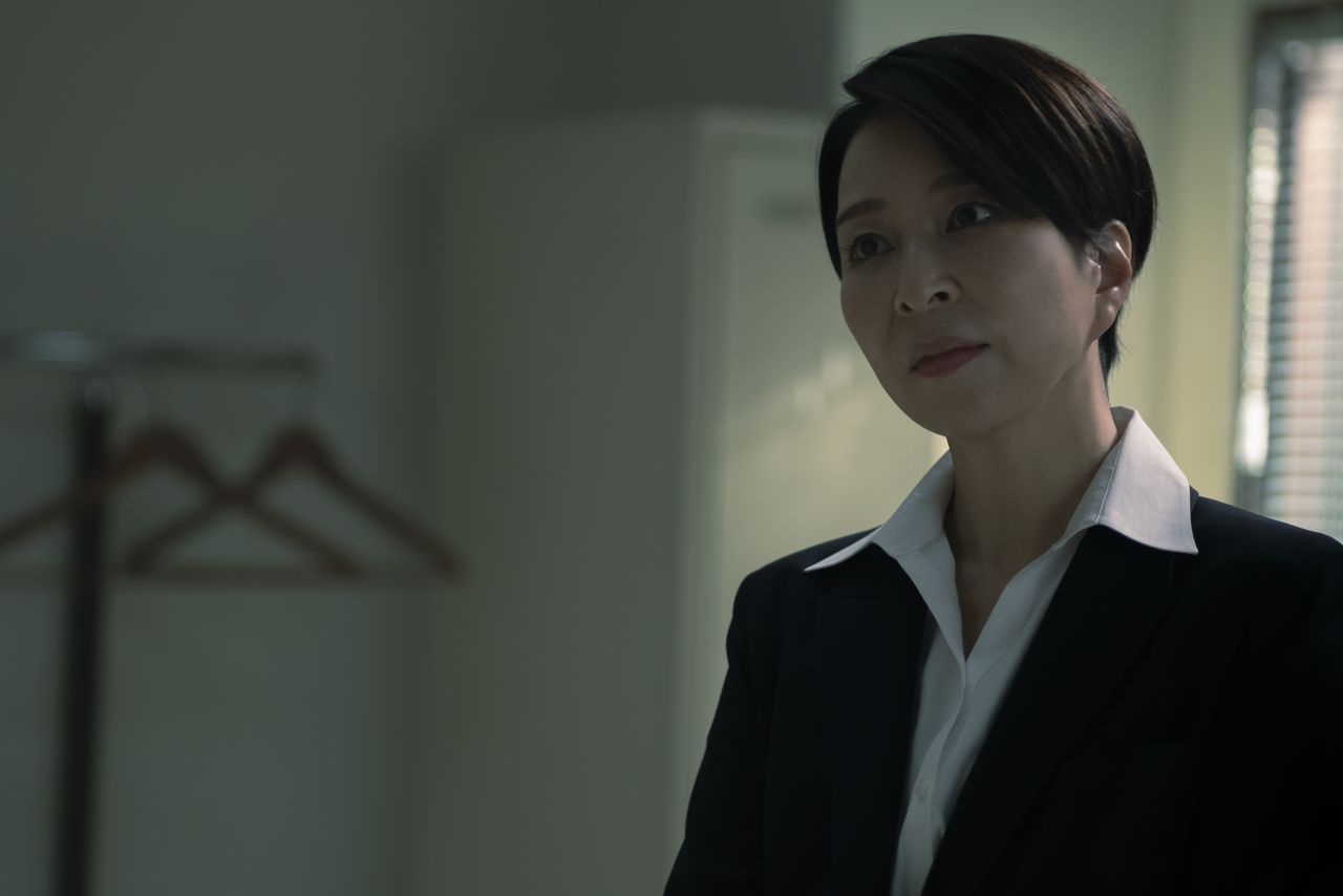 警視・長田(真矢ミキ)はヤクザを一掃するため動き出す Photo: James Lisle/WOWOW