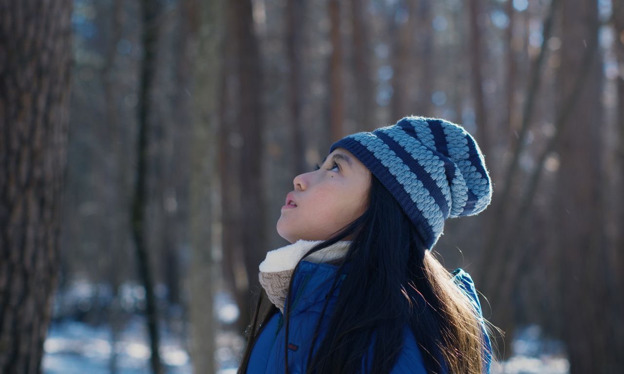 美しい自然の風景もまた、本作の登場人物だといえる ©2023 NEOPA / Fictive