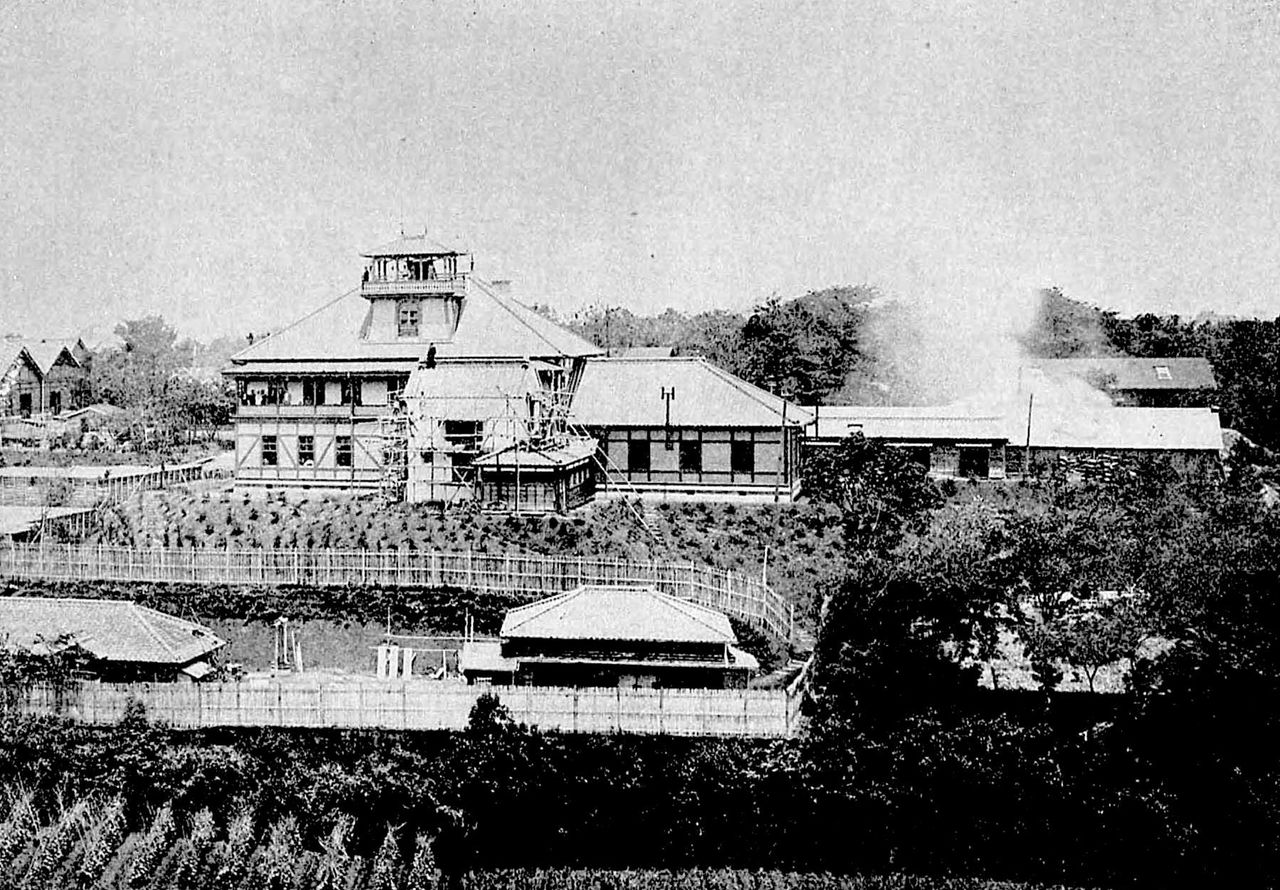 明治時代の日本麦酒醸造のビール工場。『日本之名勝』(明治33年刊)国立国会図書館所蔵