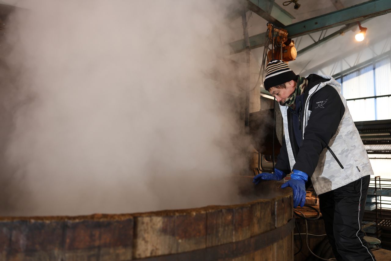 「昔の人の技術には脱帽」と話す茅野氏