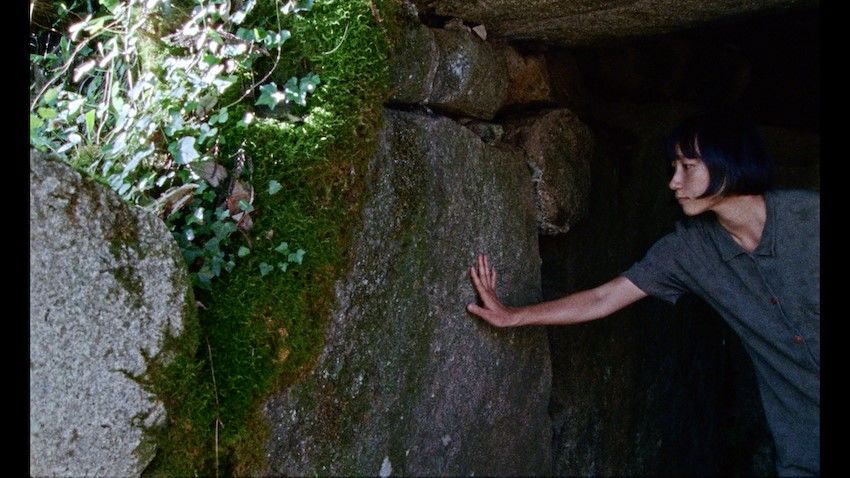 ダンサーの吉開菜央(よしがい・なお)が小田の作品世界に新しい地平を開く ©2024 trixta