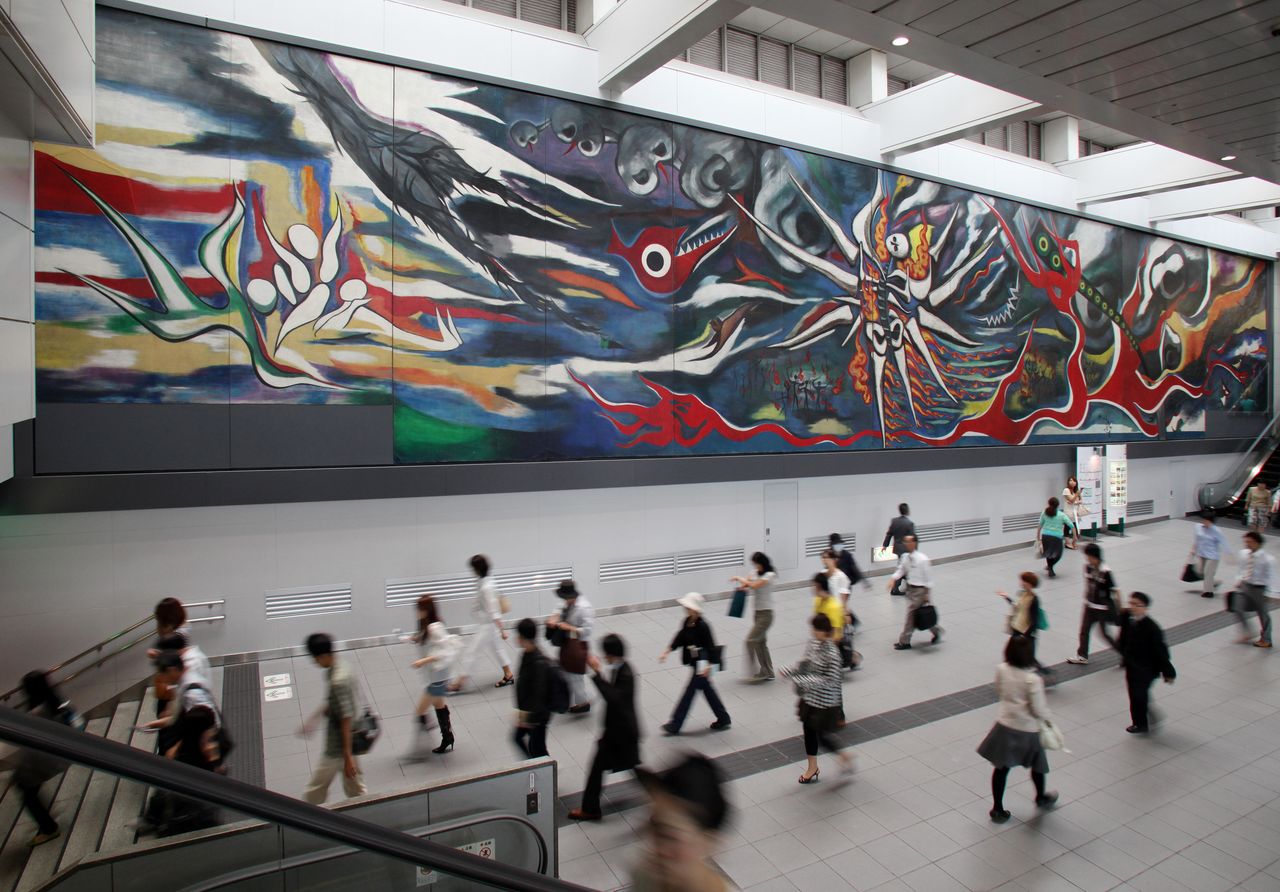 現在は渋谷駅の連絡通路に展示されている(時事)