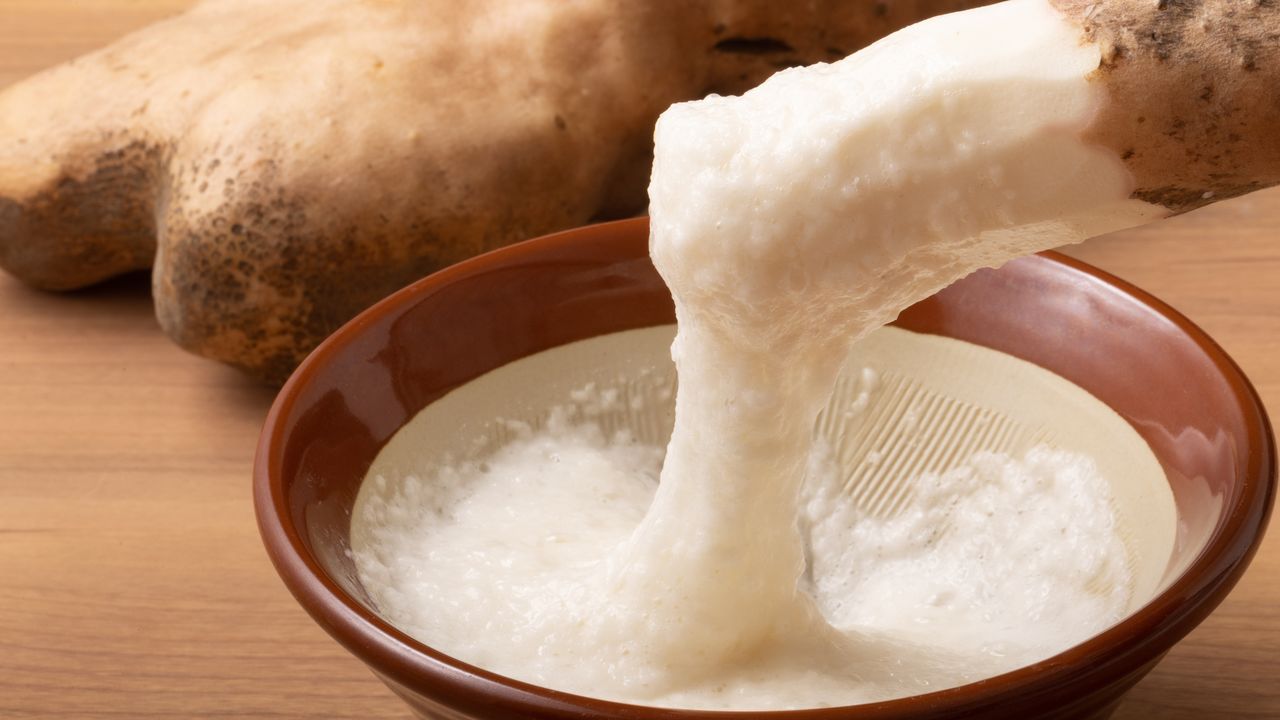 山芋（やまいも）：「とろろ」でおなじみ、例外的に生食できる芋類