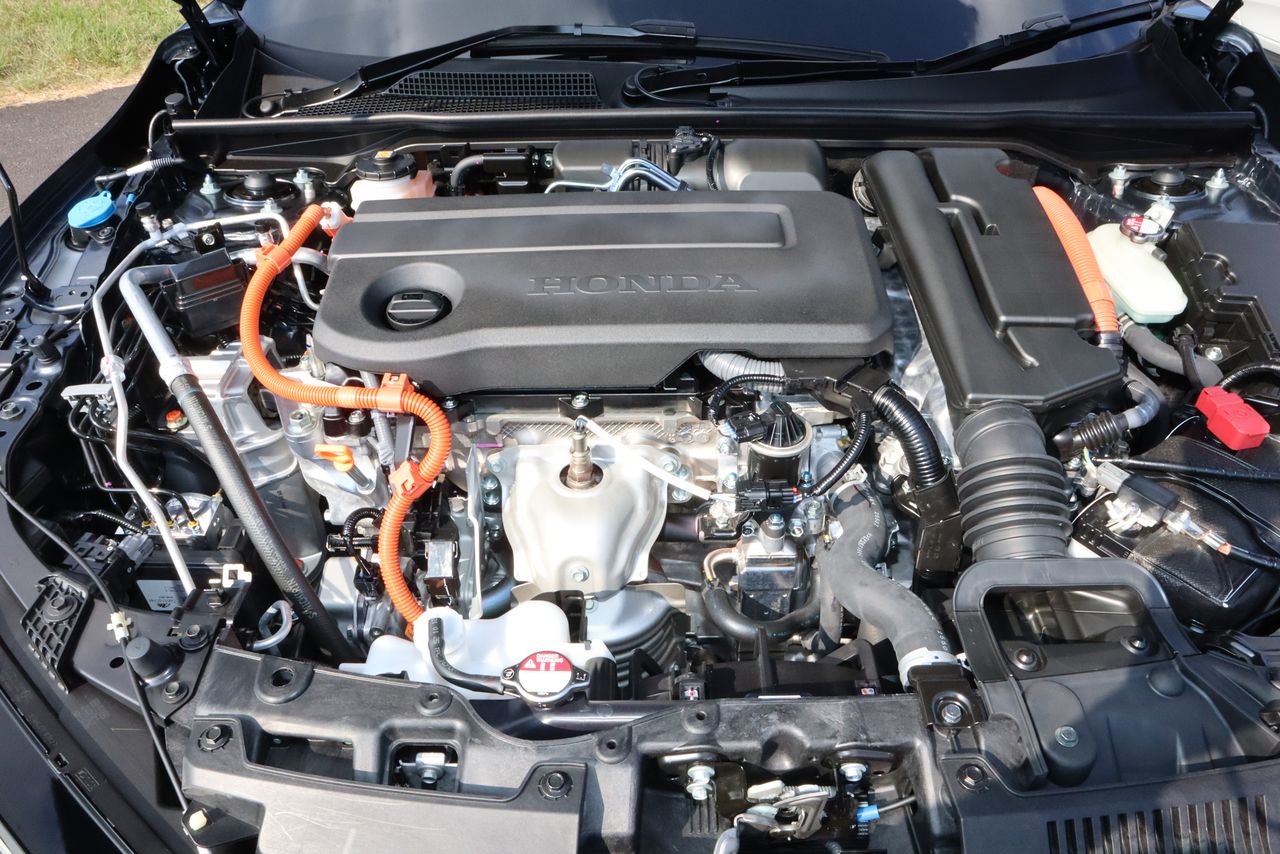 新しいプレリュードは、2.0L・4気筒エンジンと2モーター式ハイブリッドe:HEVシステムを採用している(筆者撮影)