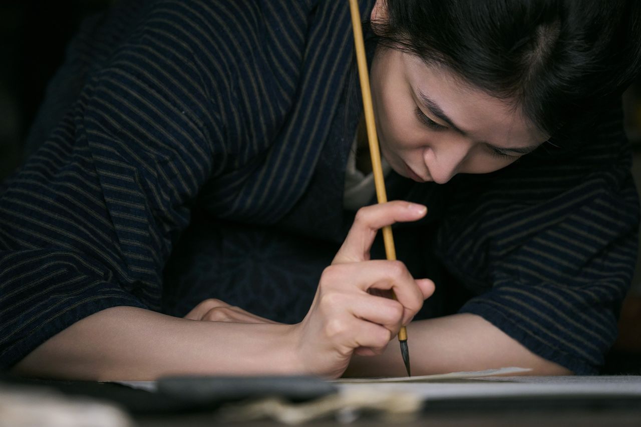 応為が絵を描く場面も吹き替えなし ©2025「おーい、応為」製作委員会