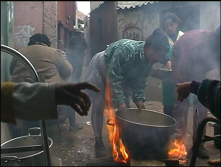 『ペドロ・コスタ インナーヴィジョンズ』より。《少年という男、少女という女》2005年 東京都写真美術館蔵