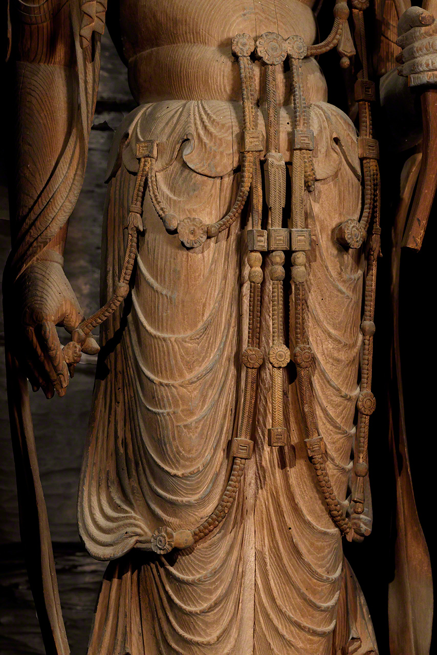 室生寺 弥勒菩薩立像：六田知弘の古仏巡礼 | nippon.com