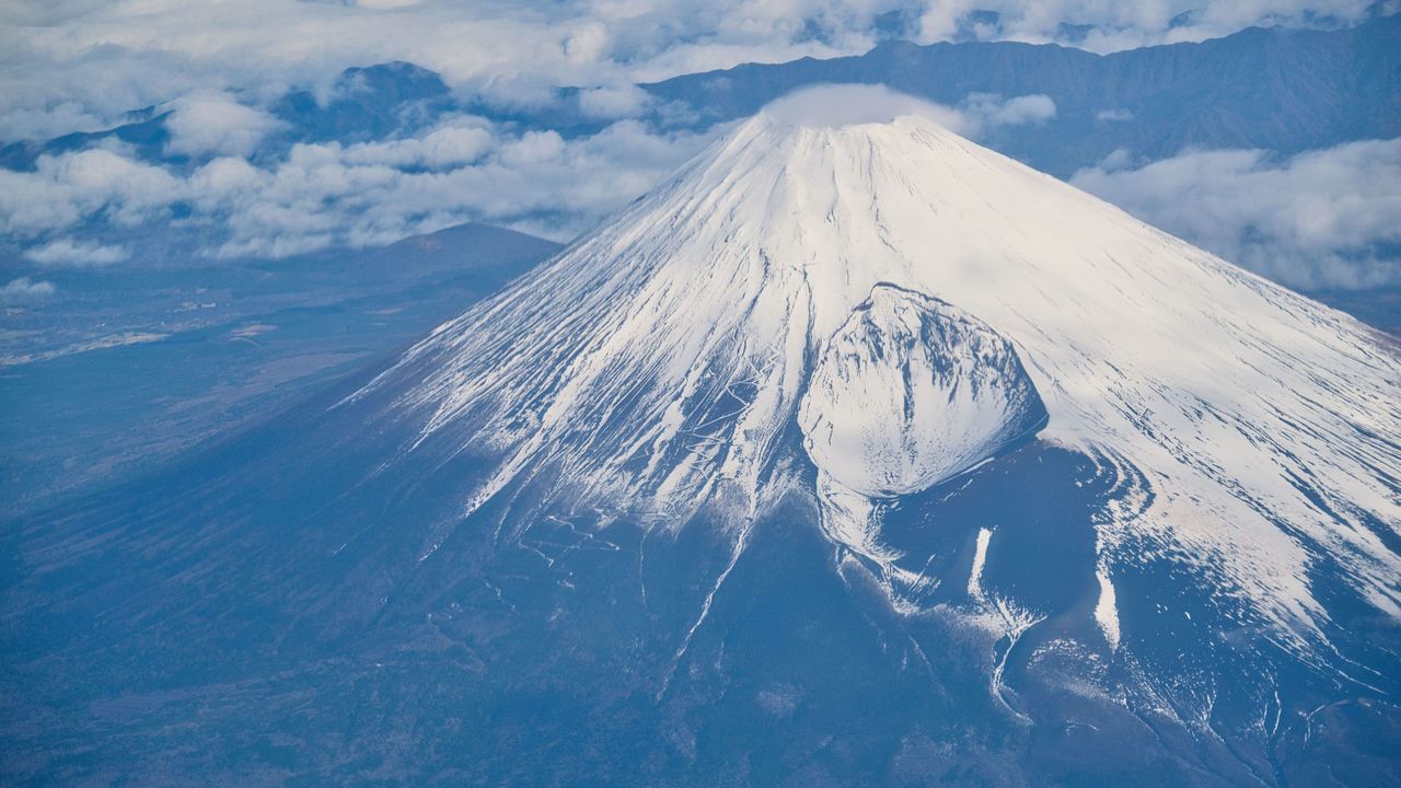 〈1707年の今日〉12月16日 : 富士山、宝永大噴火