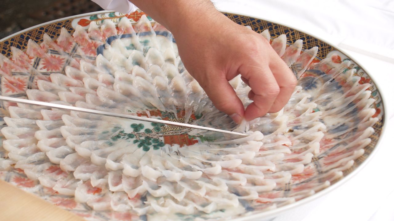 「フグは食いたし、命は惜しし」 : 青酸カリの数百倍の猛毒を克服したフグ食文化