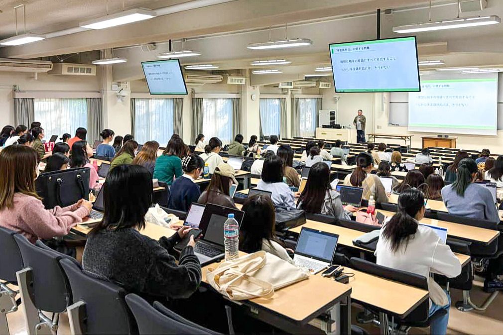 津田塾大学で行われた『やさしい日本語』の講習会
