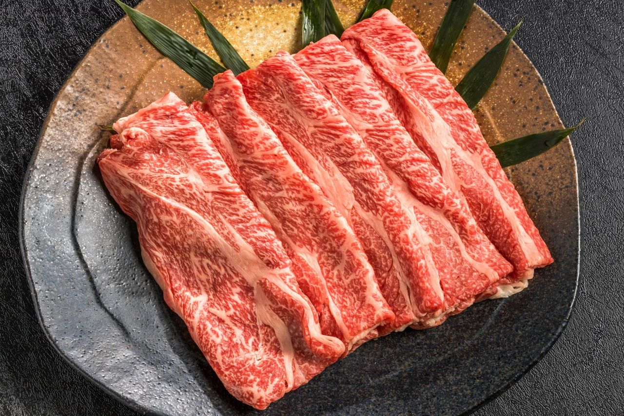 加熱して脂肪がとけると、甘味や余韻を生む(PIXTA)