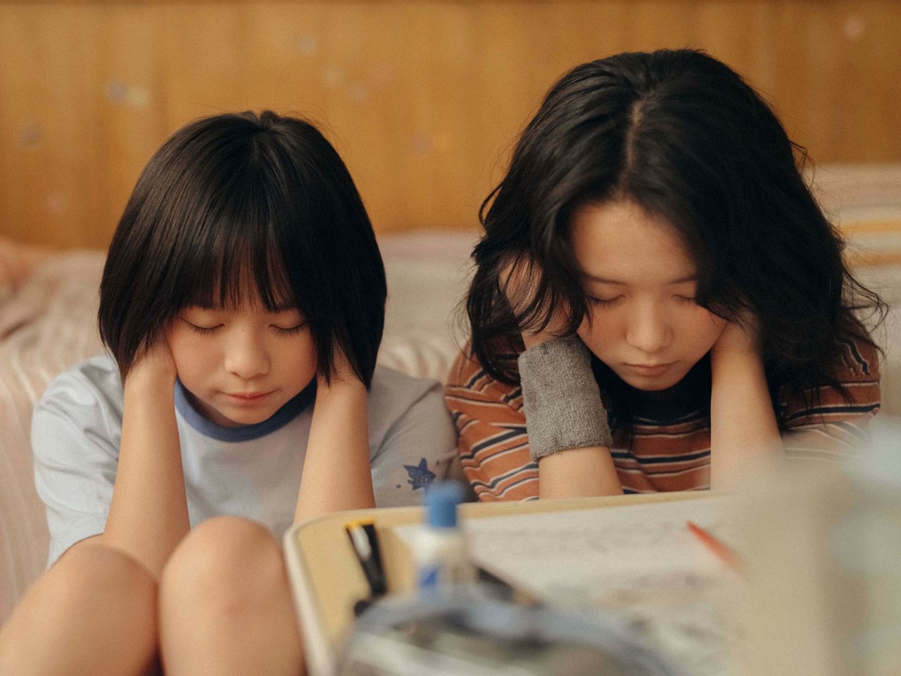 中学生の途中まで藤野と京本を演じた七瀬ふうり(左)と岡田六花 ©藤本タツキ/集英社 ©2026 K2 Pictures・集英社