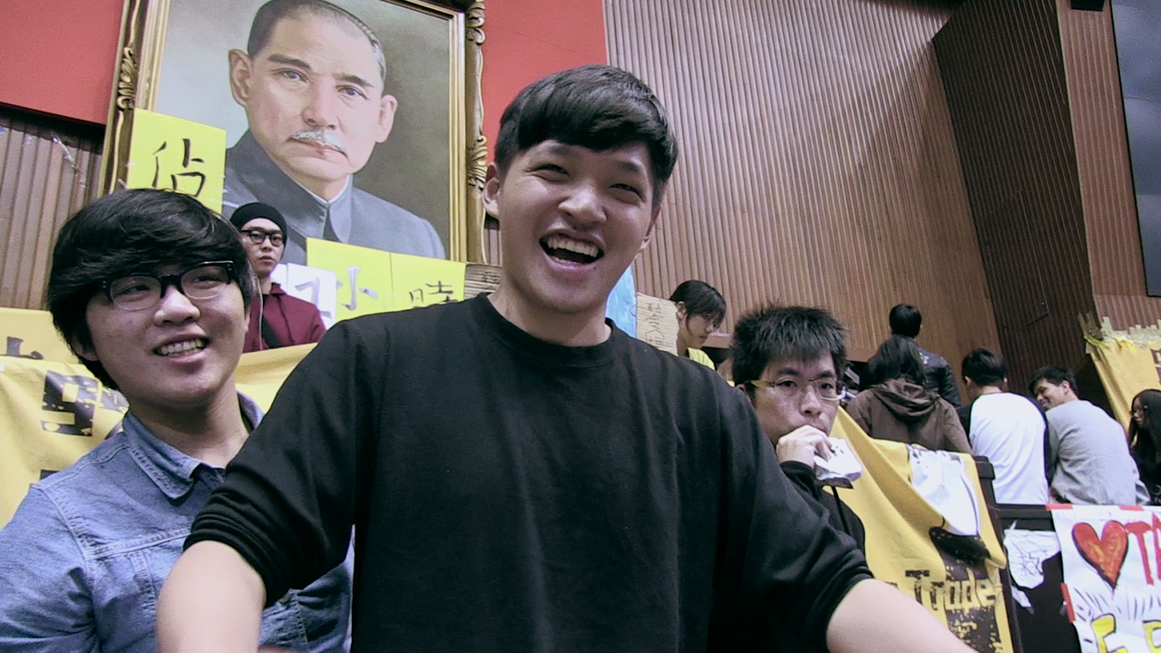 台湾映画『私たちの青春、台湾』：普遍的価値とナショナリズムの間でもがく若者たちを描く | nippon.com