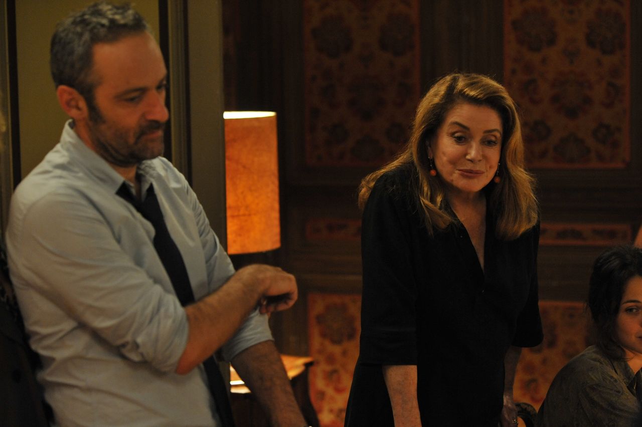 母親役のカトリーヌ・ドヌーヴと ©Les Films du Worso