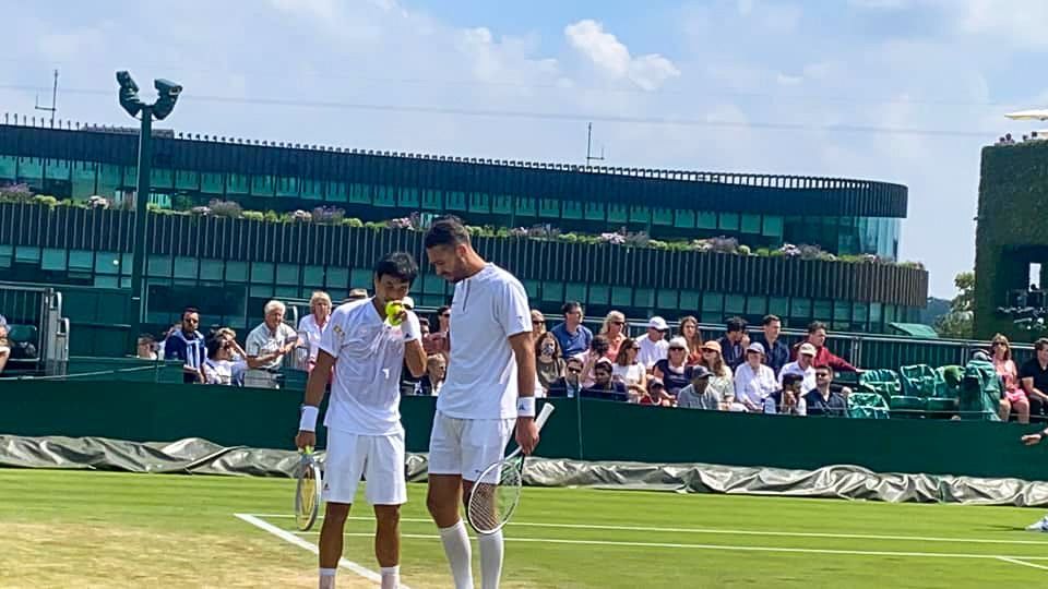 ウィンブルドン大会のダブルスではオランダのペルと組んだ。1回戦で敗退