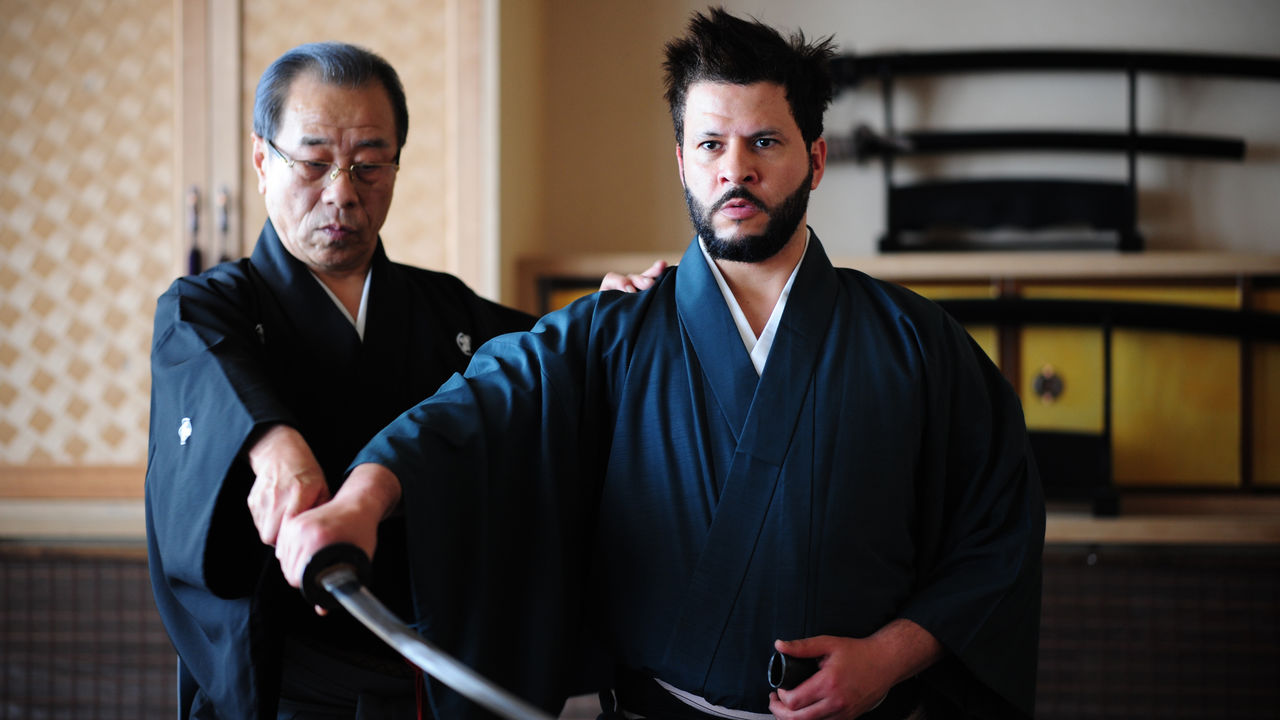 動画 銀座で侍の魂が学べる Hisui Tokyo 本物の日本刀を使った抜刀体験 Nippon Com