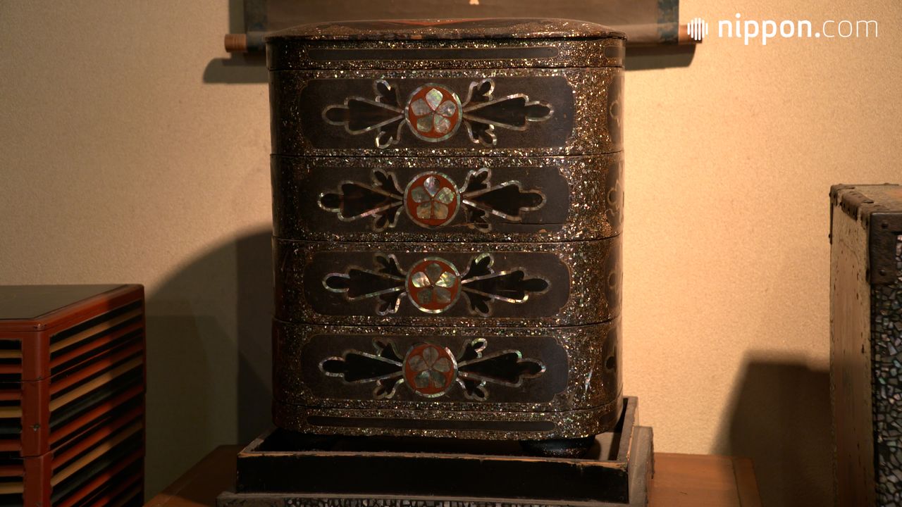 4K動画】献上菓子を京都へ運んだ螺鈿（らでん）細工の荷担箱（にないば
