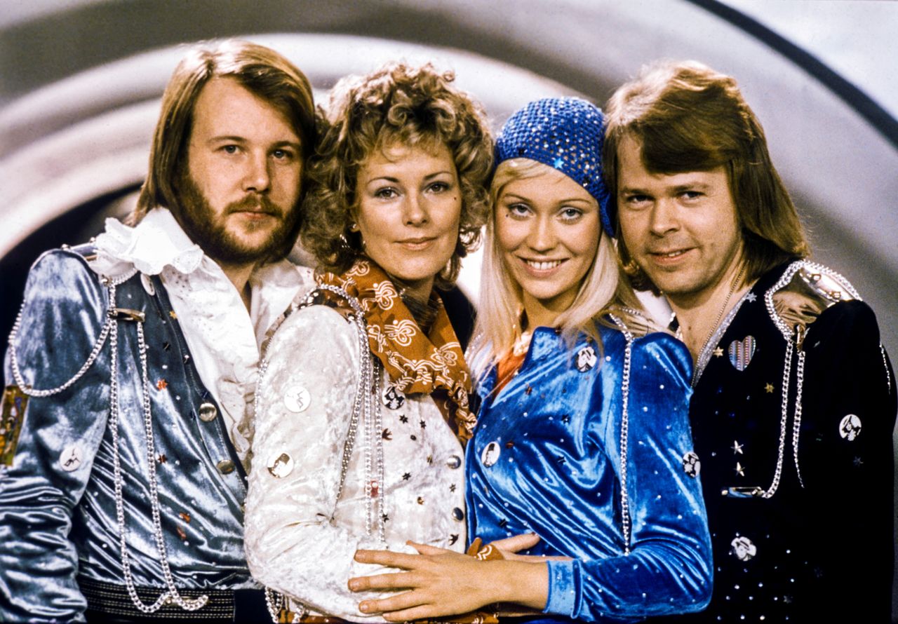 スウェーデンの伝説的ポップグループ「ABBA(アバ)」が2日、40年ぶりに活動を再開し、新作アルバムをリリースすると発表した。1974年2月撮影(2021年 ロイター)
