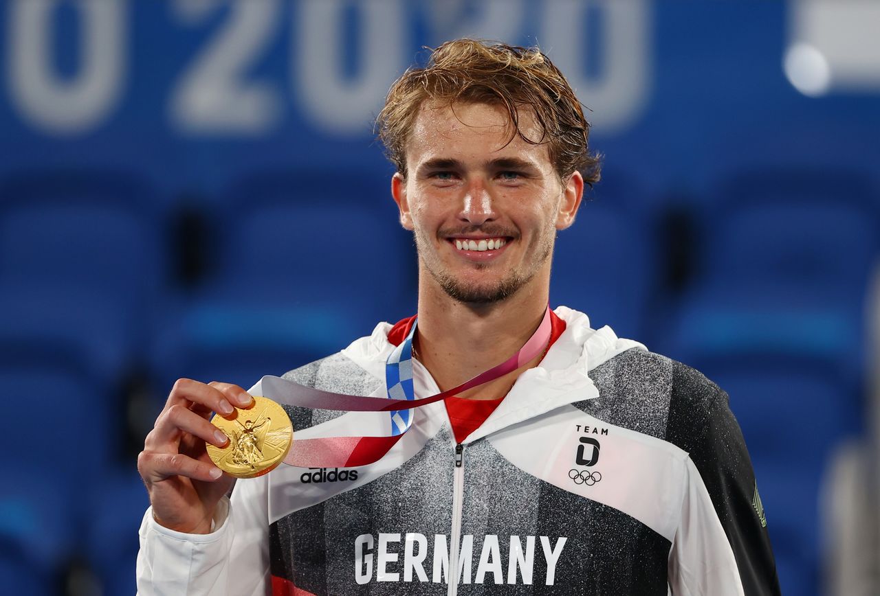 テニスの男子ツアーを統括するATPは4日、男子の世界ランク4位で東京五輪の金メダリスト、アレクサンダー・ズベレフ(写真)に対する暴力疑惑について調査を開始したと発表した。東京で8月撮影(2021年 ロイター/Stoyan Nenov)