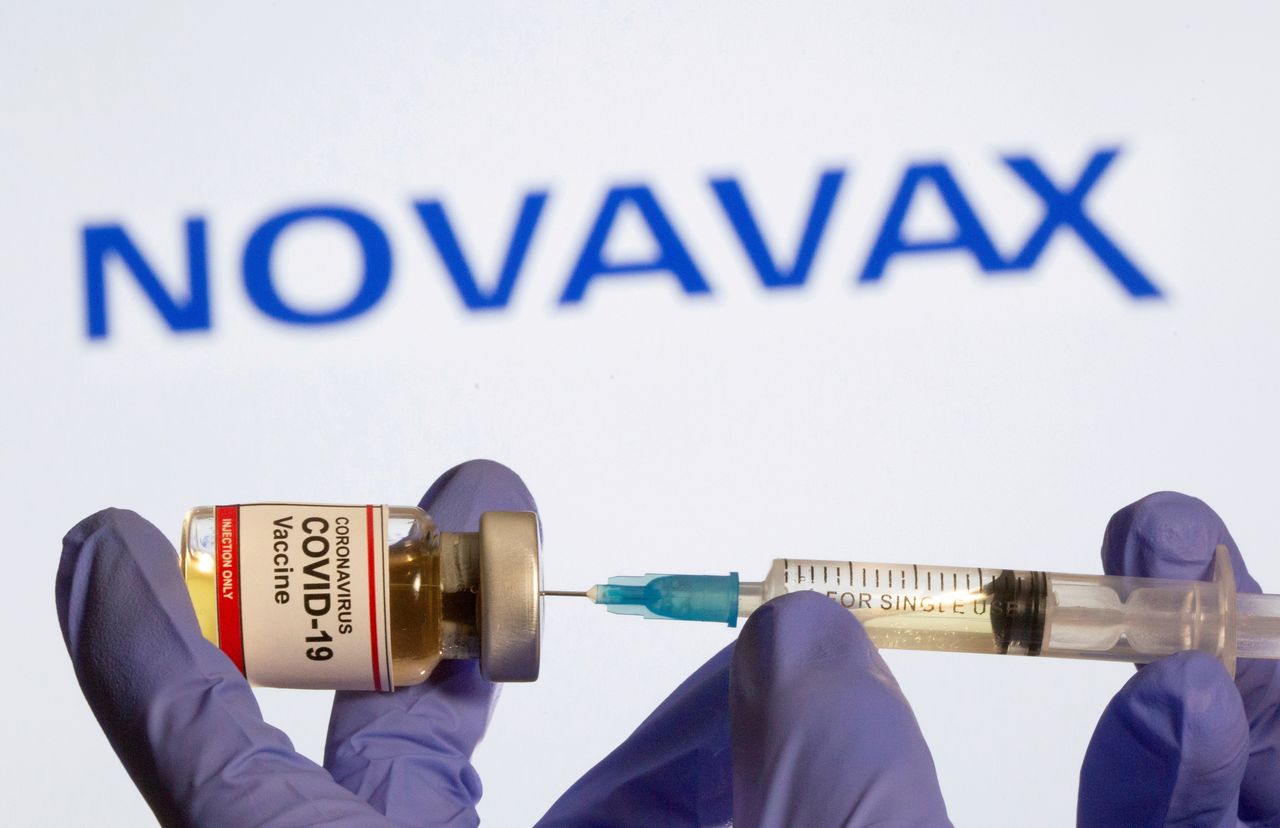 米バイオテクノロジー企業のノババックスは１日、インドネシア政府が同社製の新型コロナウイルスワクチンの緊急使用を承認したと発表した。２０２０年１０月撮影（２０２１年　ロイター/Dado Ruvic）