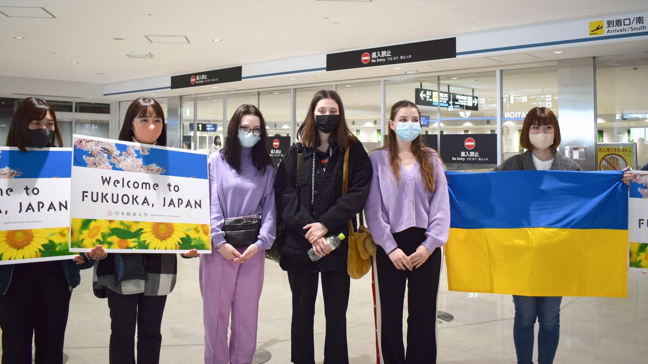 ウクライナ 避難 民 日本 到着