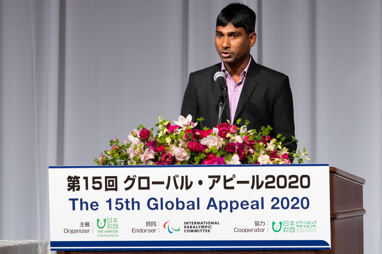 ハンセン病回復者家族代表として、差別の撤廃と自らの夢を語ったクマールさん