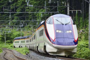 山形新幹線の「E3系」車両（JR東日本提供）