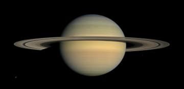無人探査機カッシーニが08年に撮影した土星（NASA提供・共同）