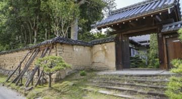 唐招提寺が築地塀の修復のため支援を募る「西方院」＝4日、奈良市