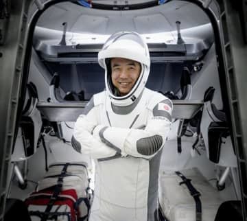 宇宙服を身につけた古川聡さん＝4月、米カリフォルニア州（スペースX提供）