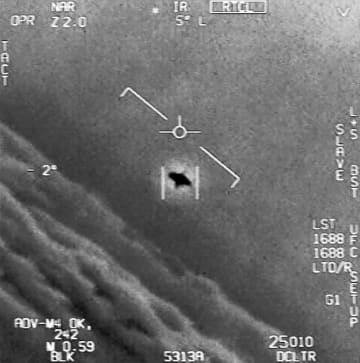 米海軍が撮影した「謎の空中現象」とされる映像の一こま（米国防総省提供）