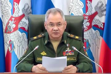8月、モスクワのロシア国防省で行われた会議で話すショイグ国防相（ロシア国防省提供・AP＝共同）