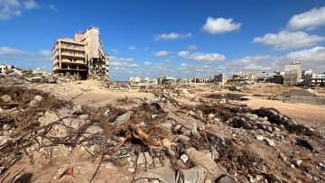 洪水で大きな被害が出たリビア東部デルナ＝14日（ゲッティ＝共同）