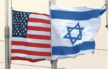 イスラエル国旗（右）と星条旗