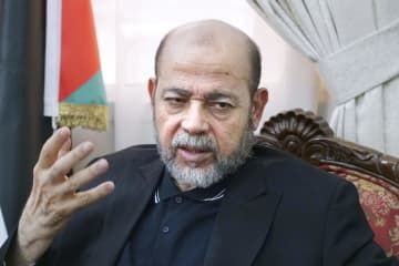9日、共同通信の単独インタビューに応じるイスラム組織ハマス幹部、アブマルズーク氏＝カタール・ドーハ（共同）
