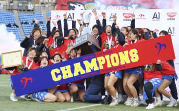 ラクロスの全日本選手権で優勝した女子のNeO＝横浜スタジアム
