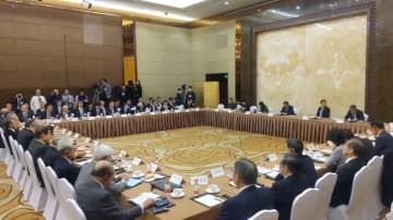日本の経済界代表団と中国の国家発展改革委員会の会談＝24日、北京（共同）
