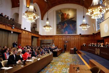 ガザへの大規模攻撃を巡る訴訟の審理が開かれた国際司法裁判所（ICJ）の法廷＝26日、オランダ・ハーグ（ロイター＝共同）
