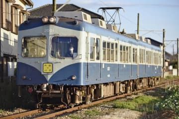 銚子電鉄の車両「2001F」＝千葉県銚子市（同電鉄提供）