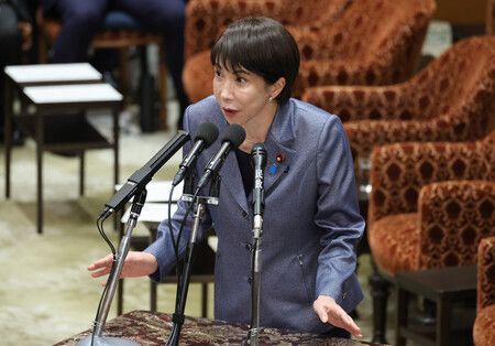 衆院予算委員会で答弁する高市早苗首相=10日午後、国会内