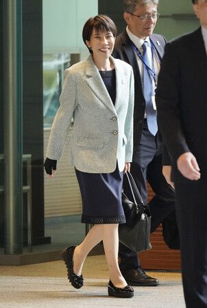 首相官邸に入る高市早苗首相=17日、東京・永田町